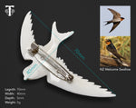 Detail of the pin back and fastening mechanism of the cattle bone swallow brooch